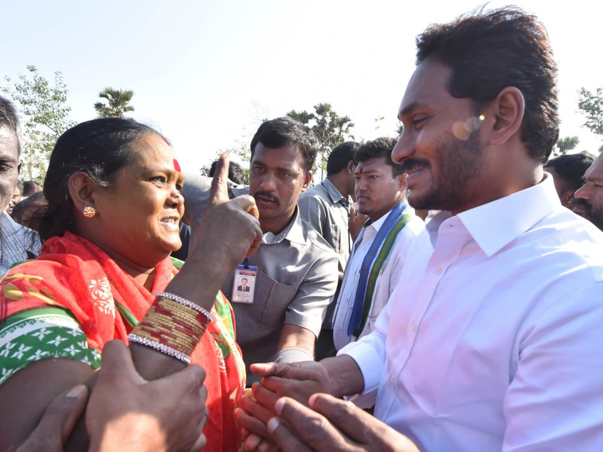 YS jagan padayatra at Sikakulam photo gallery - Sakshi6