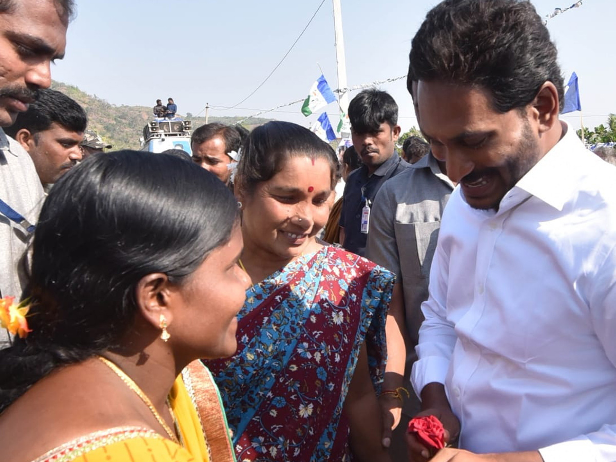 YS jagan padayatra at Sikakulam photo gallery - Sakshi9