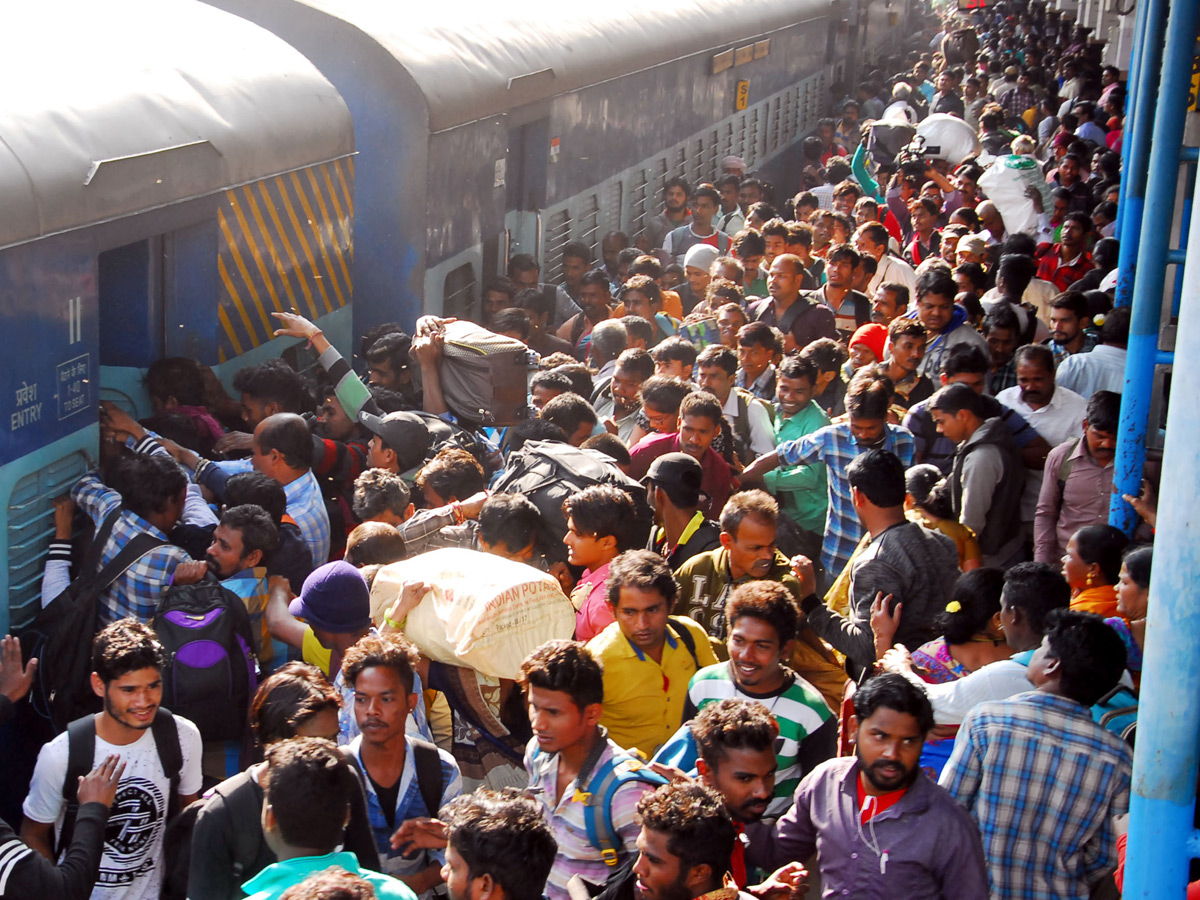 Sankranti Festival Rush Chokes Secunderabad Railway Photo Gallery - Sakshi1