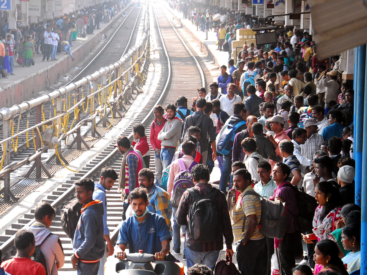 Sankranti Festival Rush Chokes Secunderabad Railway Photo Gallery - Sakshi12