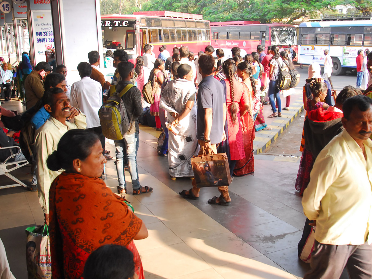 Sankranti Festival Rush Chokes Secunderabad Railway Photo Gallery - Sakshi16