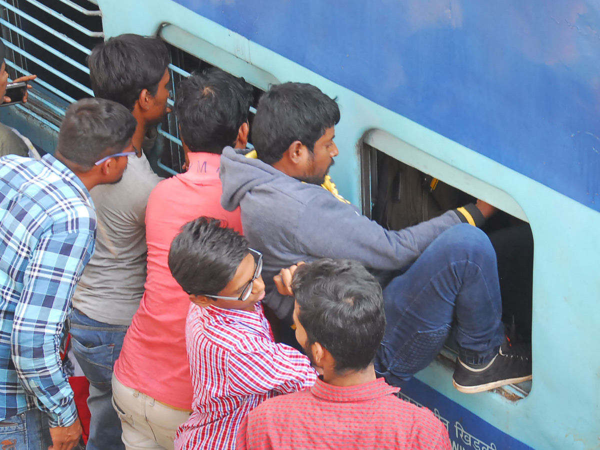 Sankranti Festival Rush Chokes Secunderabad Railway Photo Gallery - Sakshi20