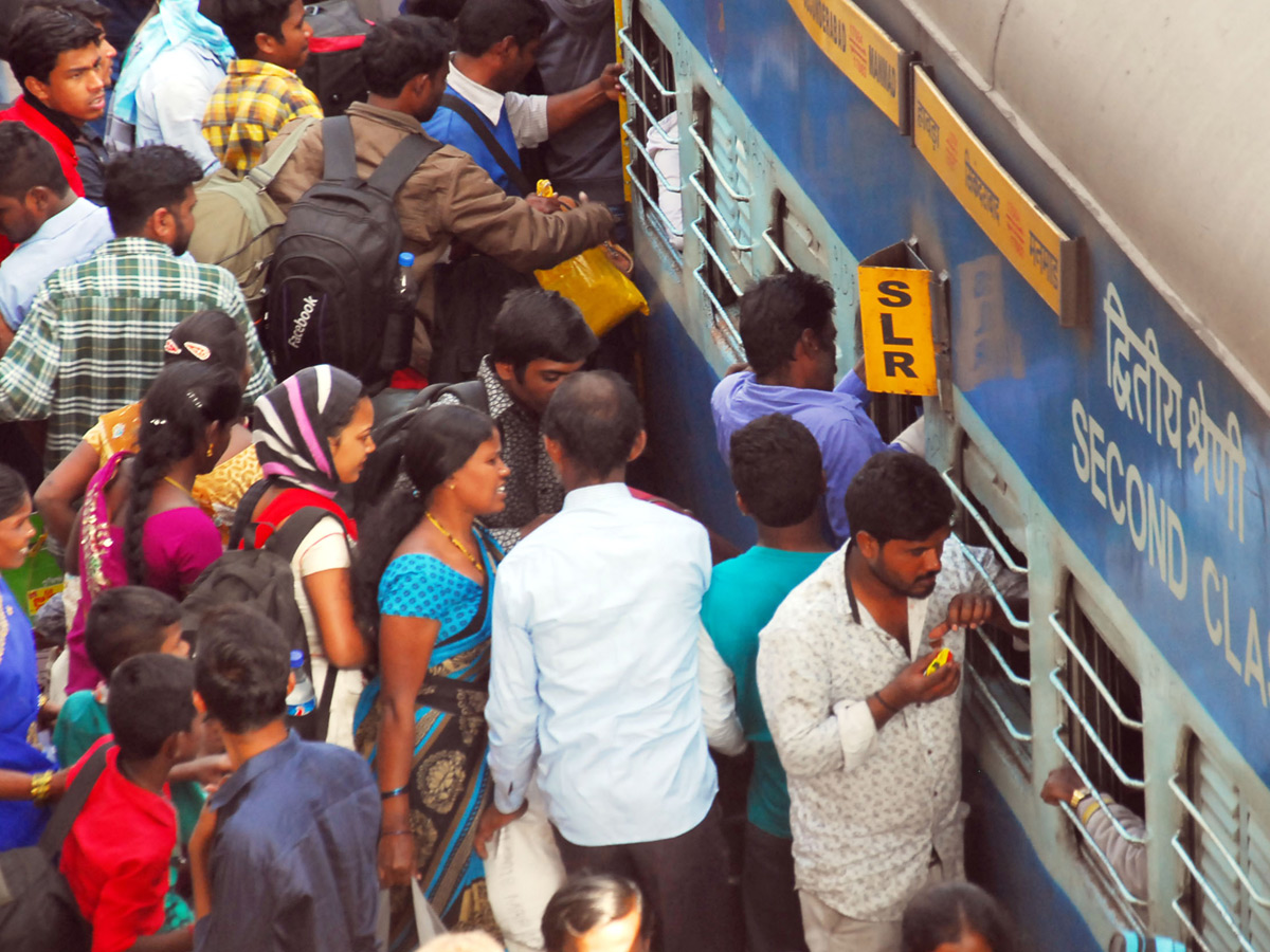 Sankranti Festival Rush Chokes Secunderabad Railway Photo Gallery - Sakshi24