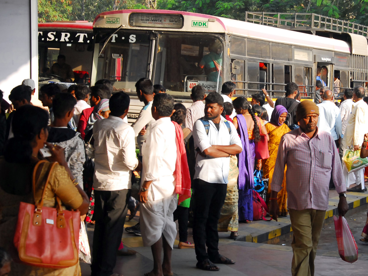 Sankranti Festival Rush Chokes Secunderabad Railway Photo Gallery - Sakshi26