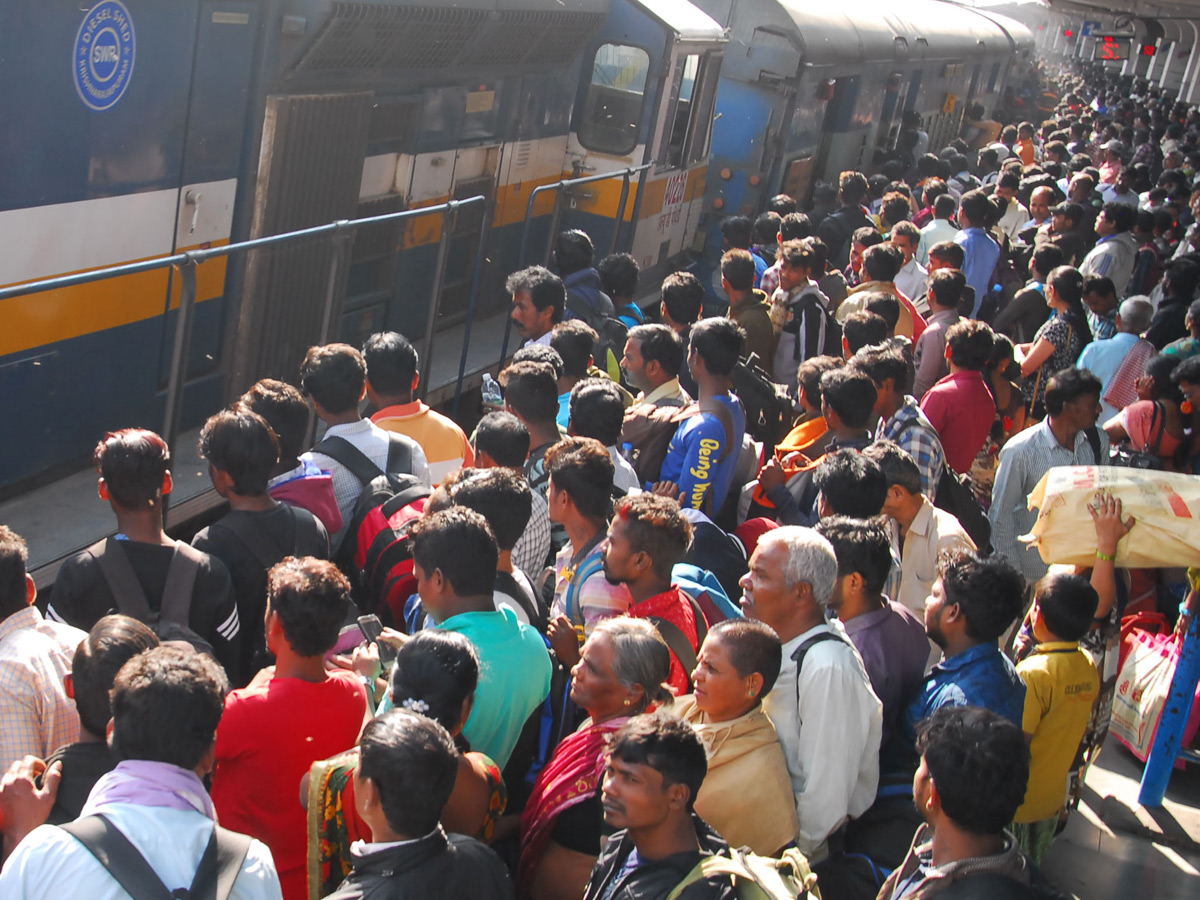 Sankranti Festival Rush Chokes Secunderabad Railway Photo Gallery - Sakshi3