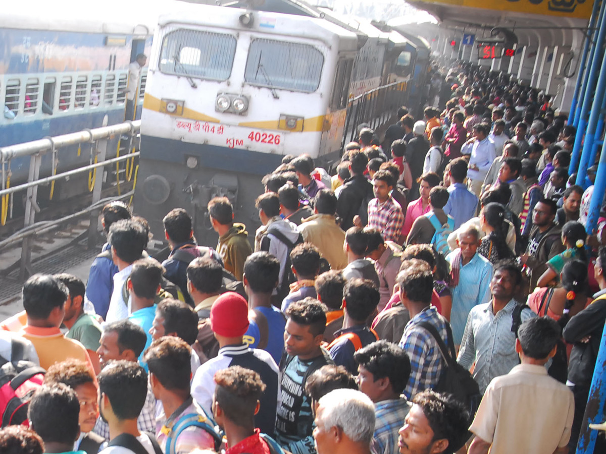 Sankranti Festival Rush Chokes Secunderabad Railway Photo Gallery - Sakshi4