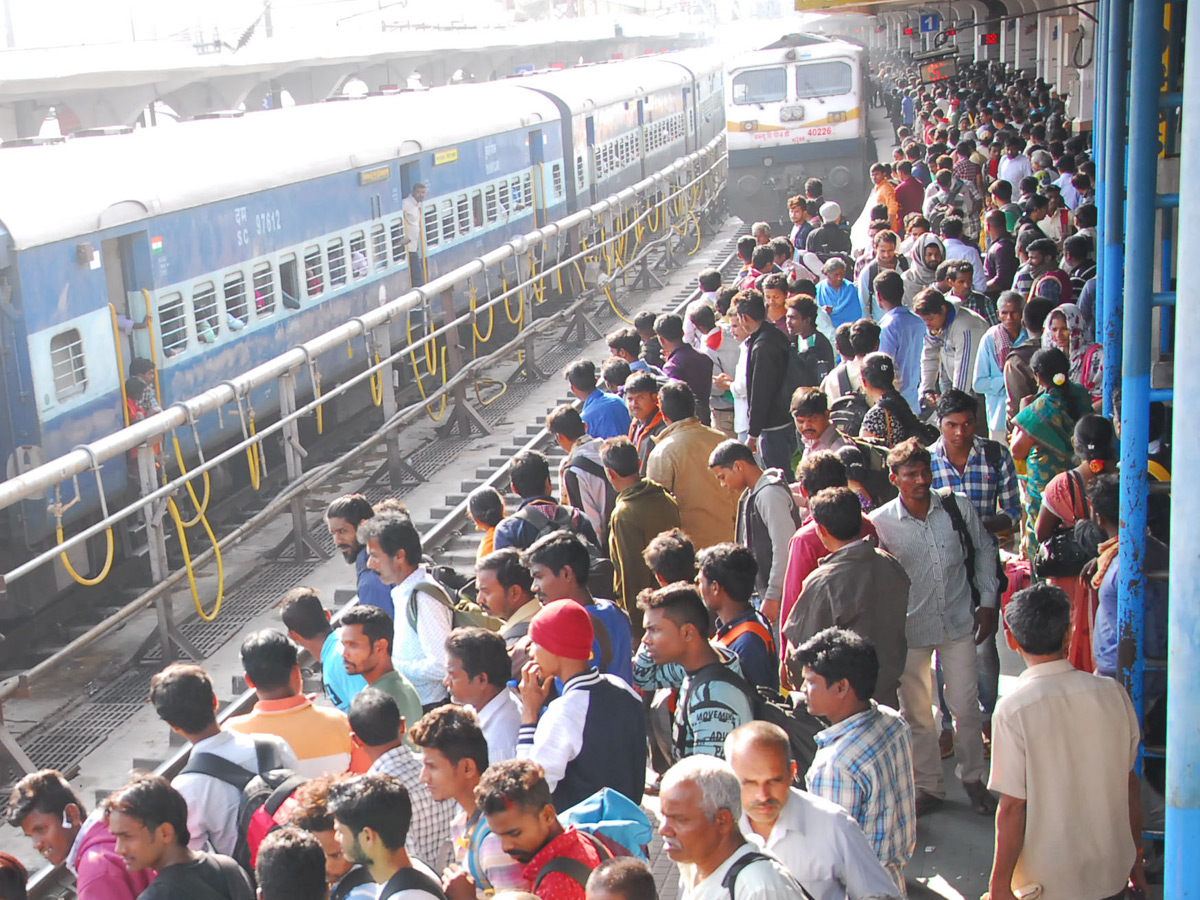 Sankranti Festival Rush Chokes Secunderabad Railway Photo Gallery - Sakshi5