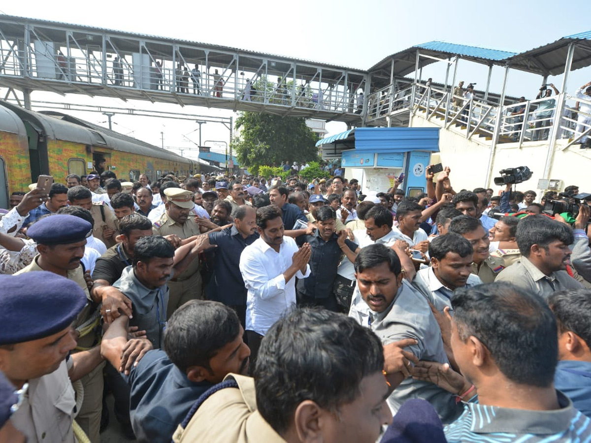 Ys Jagan Mohan Reddy at Tirumala Tirupati Photo Gallery - Sakshi10