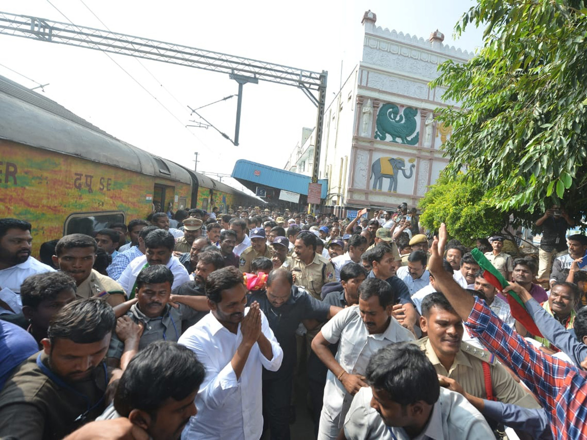 Ys Jagan Mohan Reddy at Tirumala Tirupati Photo Gallery - Sakshi15