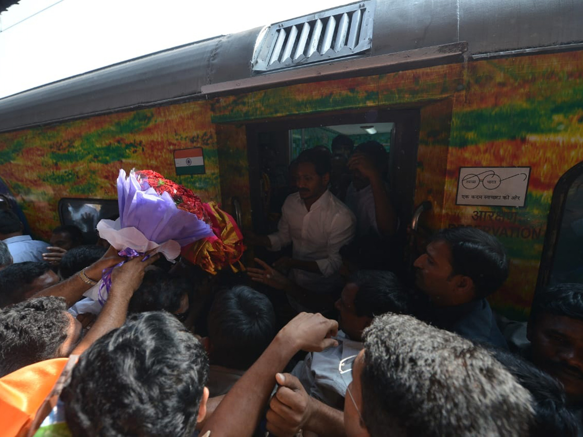 Ys Jagan Mohan Reddy at Tirumala Tirupati Photo Gallery - Sakshi2