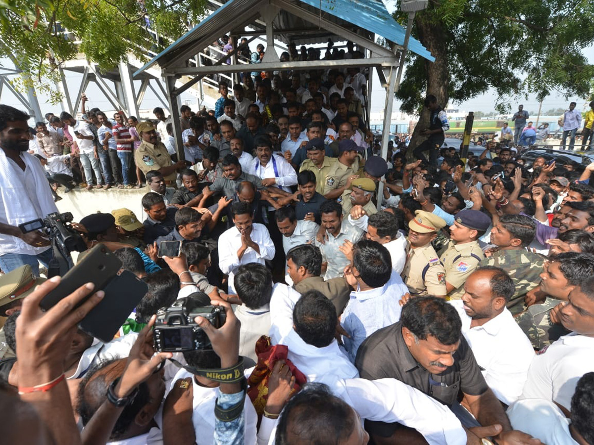 Ys Jagan Mohan Reddy at Tirumala Tirupati Photo Gallery - Sakshi3