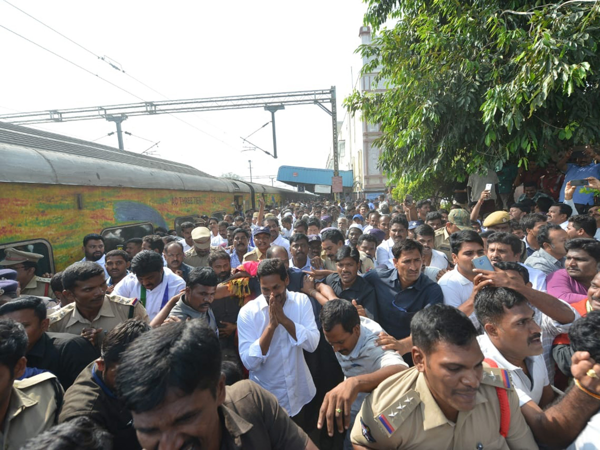 Ys Jagan Mohan Reddy at Tirumala Tirupati Photo Gallery - Sakshi4