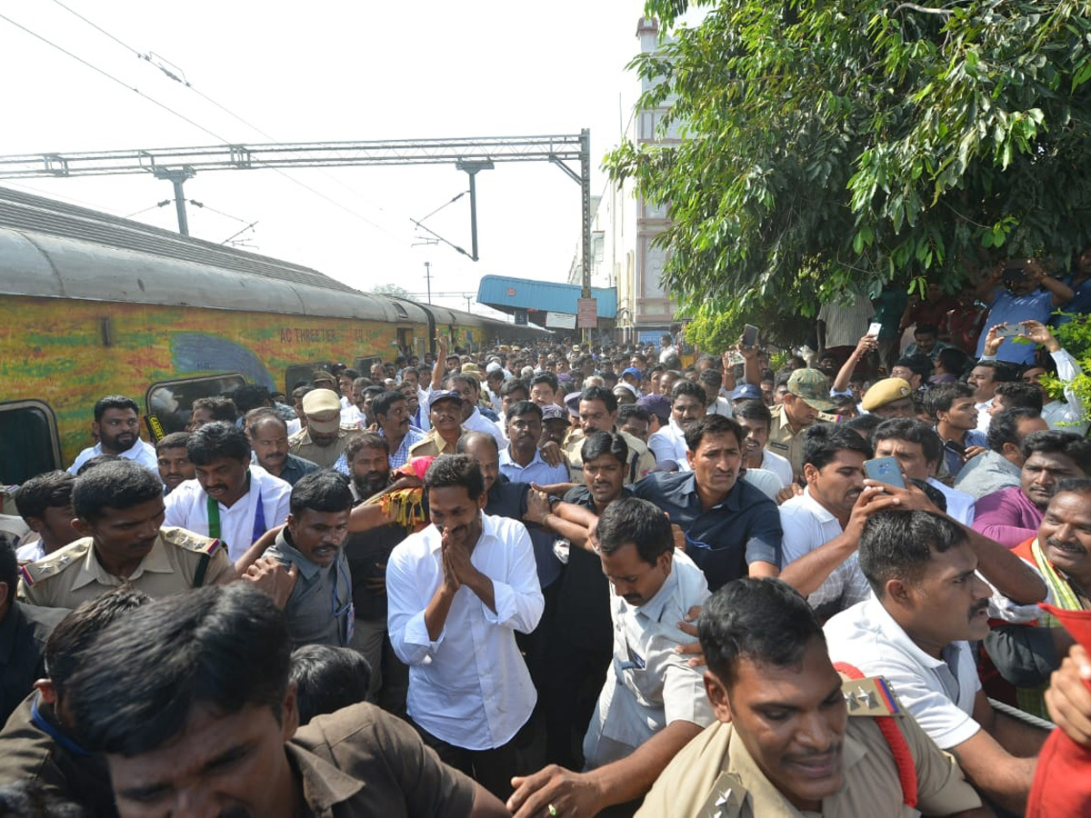 Ys Jagan Mohan Reddy at Tirumala Tirupati Photo Gallery - Sakshi8