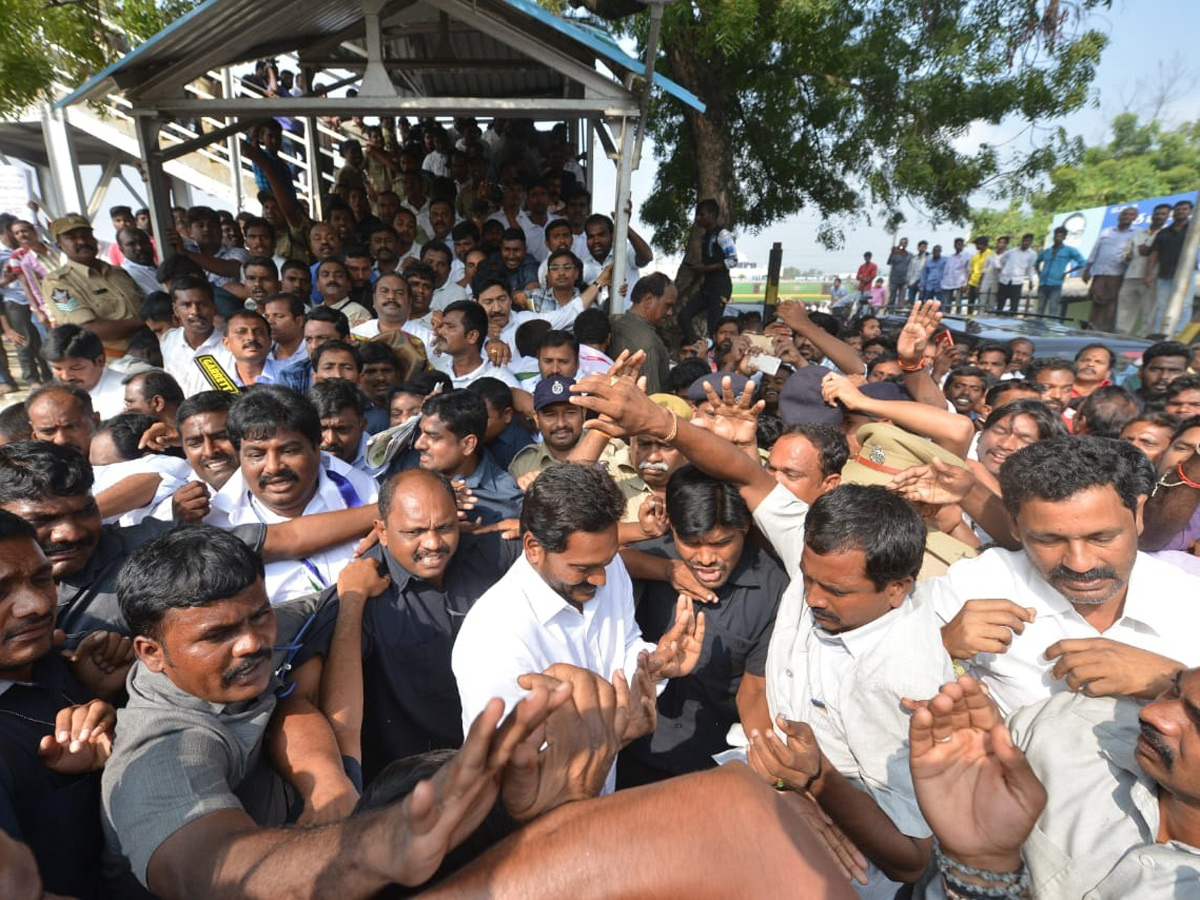 Ys Jagan Mohan Reddy at Tirumala Tirupati Photo Gallery - Sakshi9