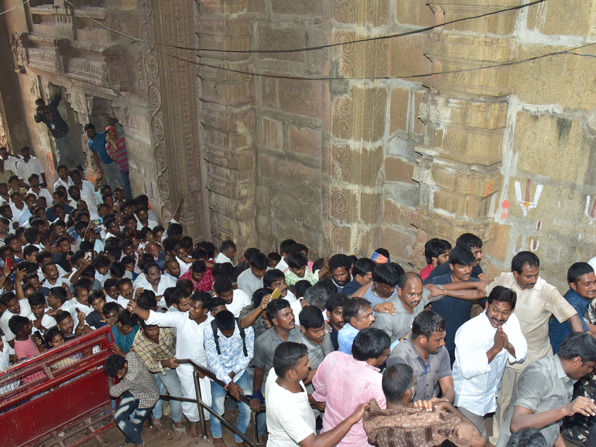 YS Jagan Mohan Reddy in Tirumala Photo Gallery - Sakshi6