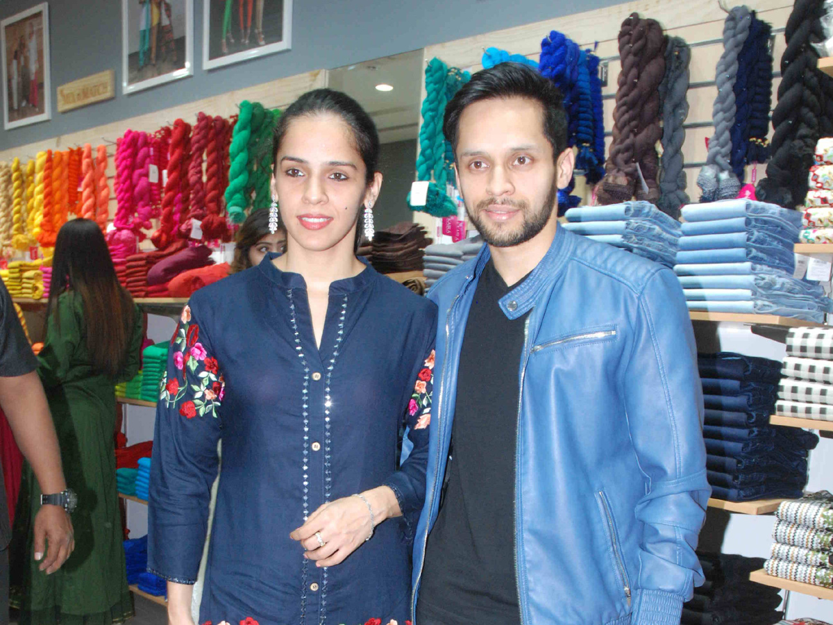 Badminton Players Saina Nehwal and Parupalli Kashyap Photo Gallery - Sakshi11