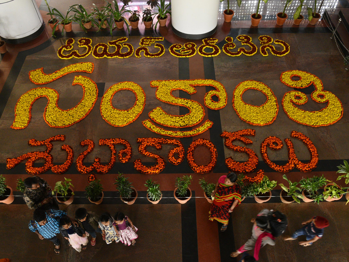 Heavy Rush in Secunderabad Railway Photo Gallery - Sakshi5