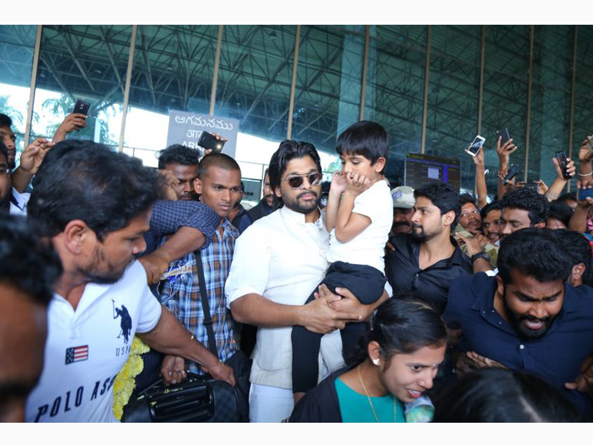 Allu Arjun Sankranthi Celebrations PHoto Gallery - Sakshi6