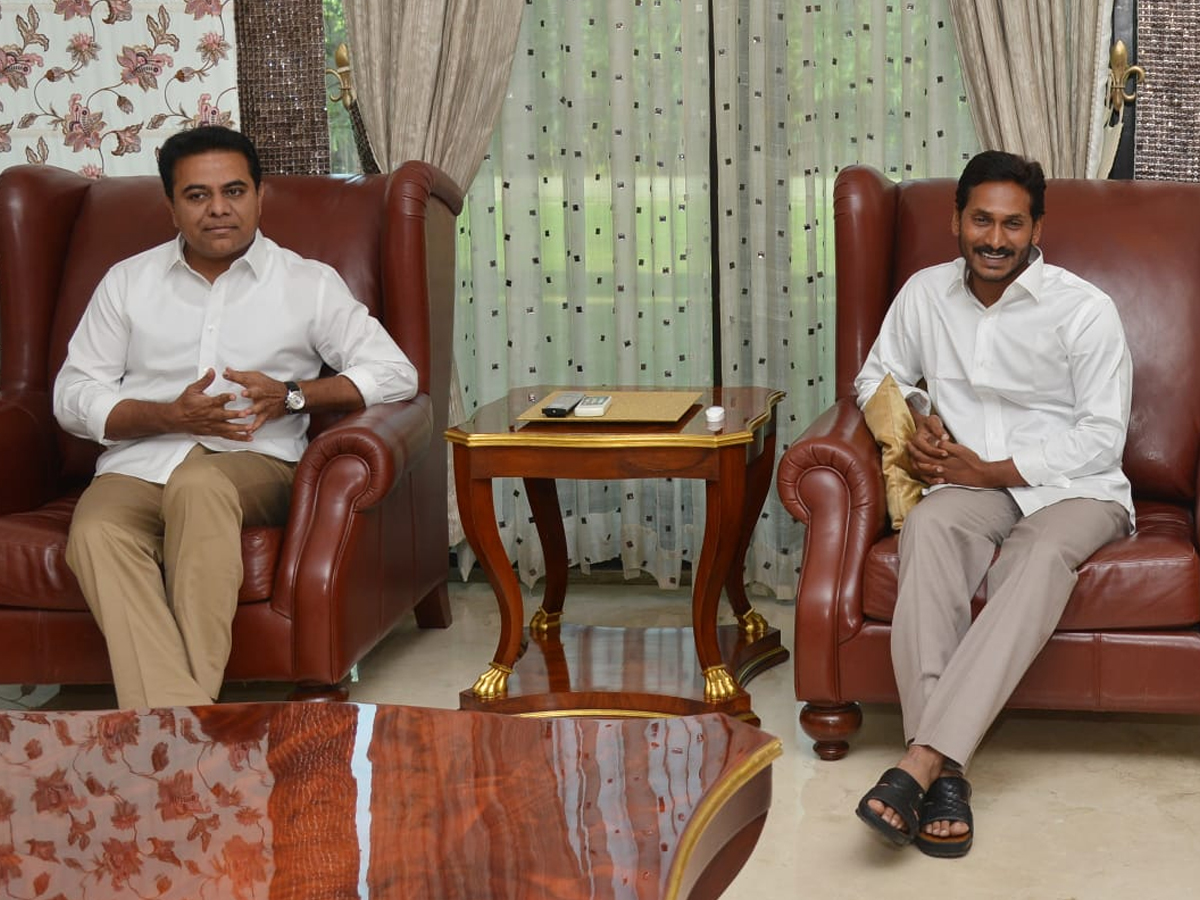 KTR Meets YS Jagan Photo Gallery - Sakshi1