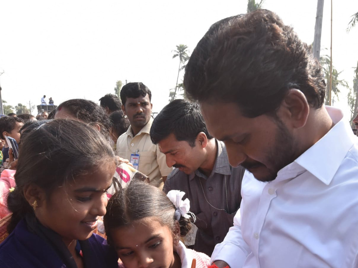 YS jagan padayatra at Srikakulam photo gallery - Sakshi15