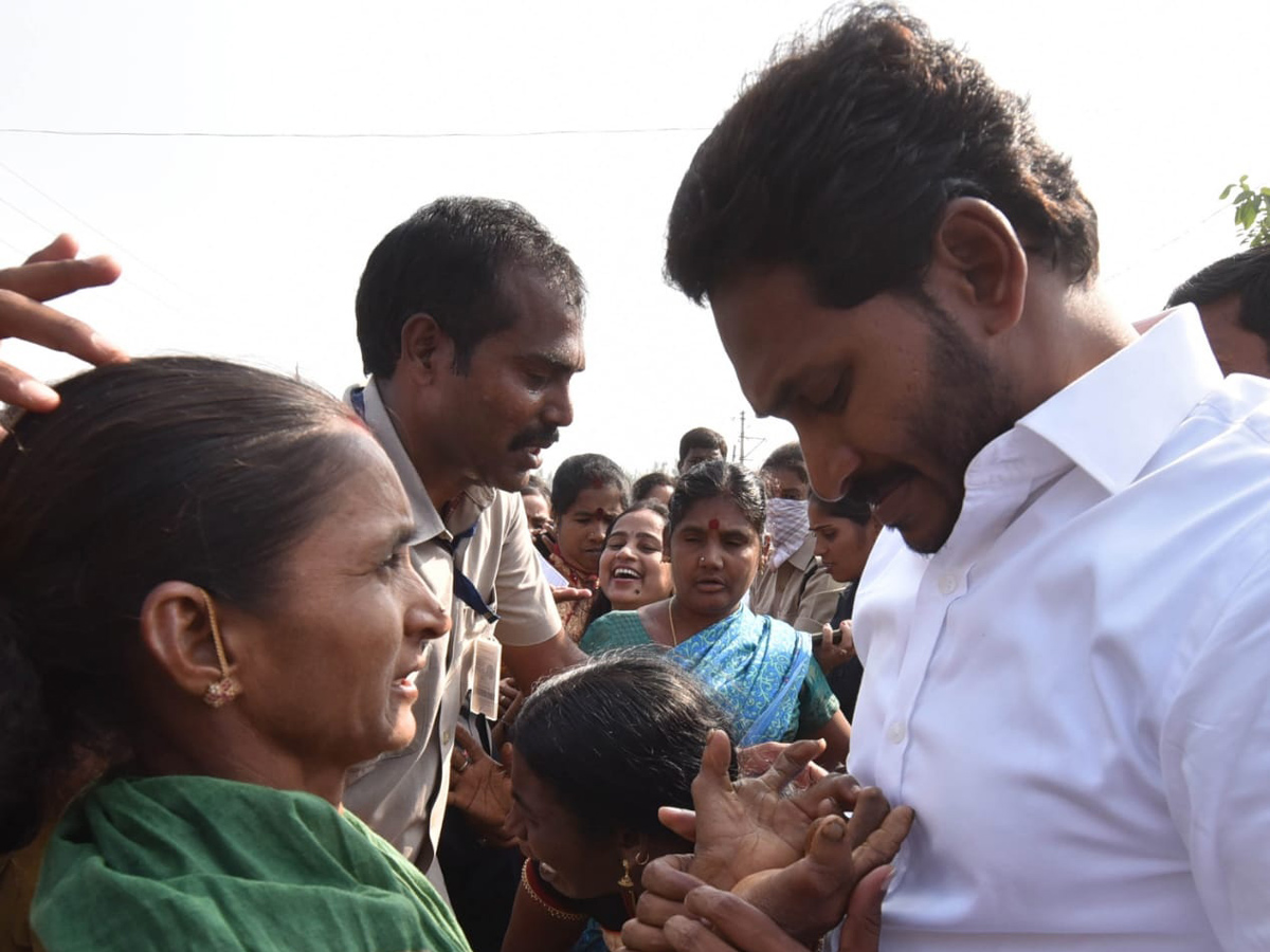 YS jagan padayatra at Srikakulam photo gallery - Sakshi16