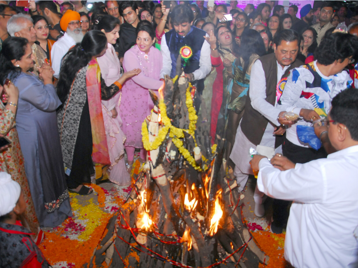 Lohri celebrations at Mehboob college Photo Gallery - Sakshi1