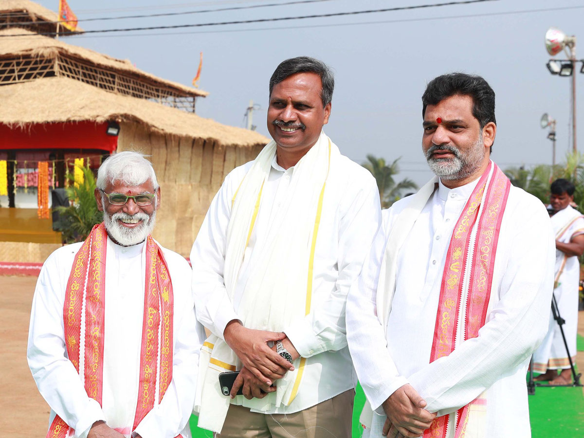 CM KCR Sahasra Chandi Yagam continued on Third Day Photo Gallery - Sakshi30