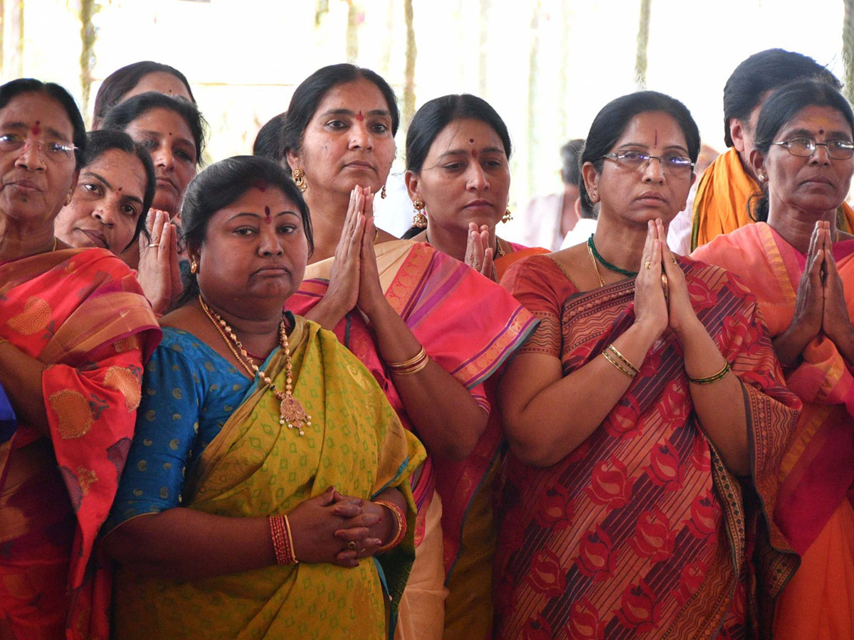 CM KCR Sahasra Chandi Yagam continued on Third Day Photo Gallery - Sakshi31