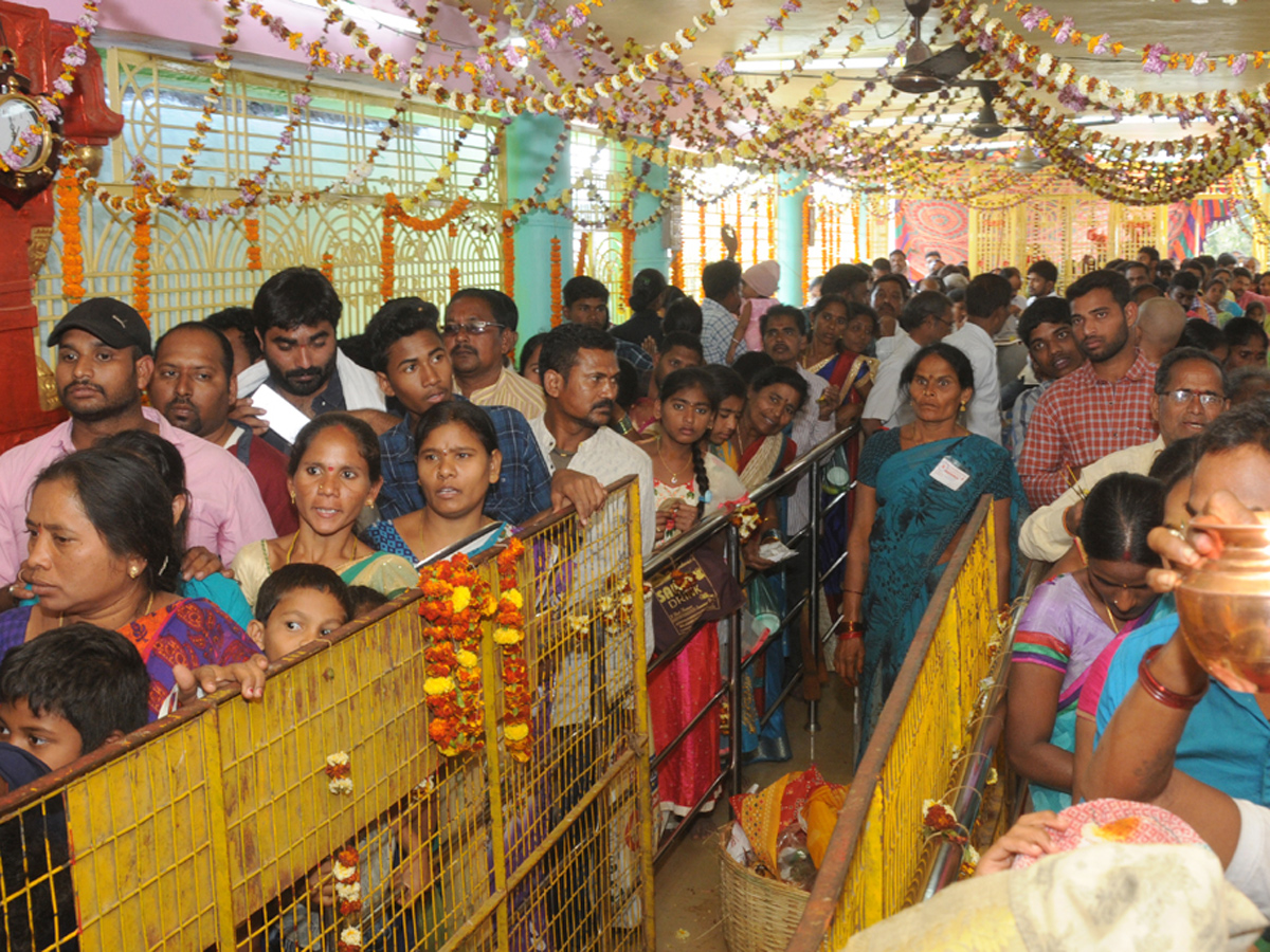 Sambara Polamamba Jatara Celebrations in Sambarapura Photo Gallery - Sakshi12