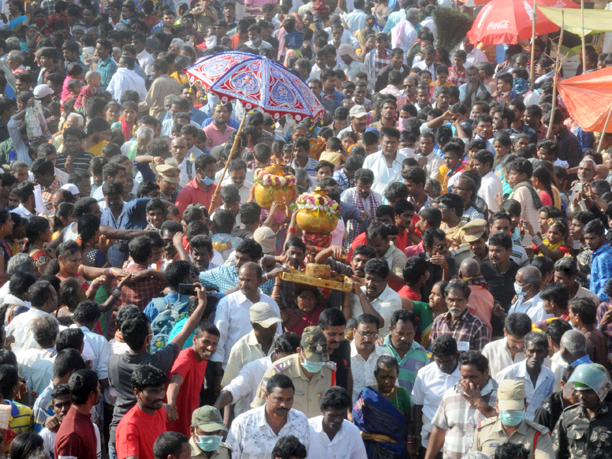 Sambara Polamamba Jatara Celebrations in Sambarapura Photo Gallery - Sakshi8