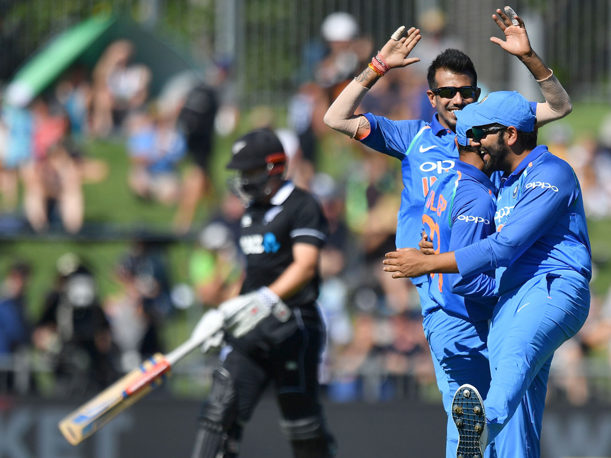 India won first one day match with newzealand photo Gallery - Sakshi12