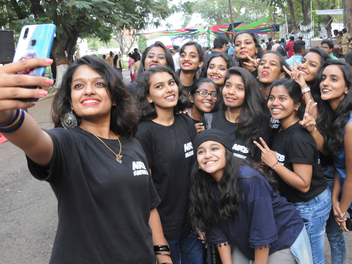 Hyderabad Literary Festival at Hyderabad Public School Photo Gallery - Sakshi2