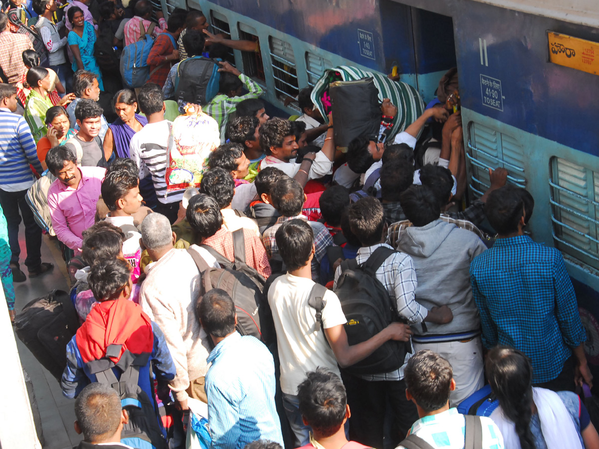 Heavy Rush in Secunderabad Railway Photo Gallery - Sakshi2