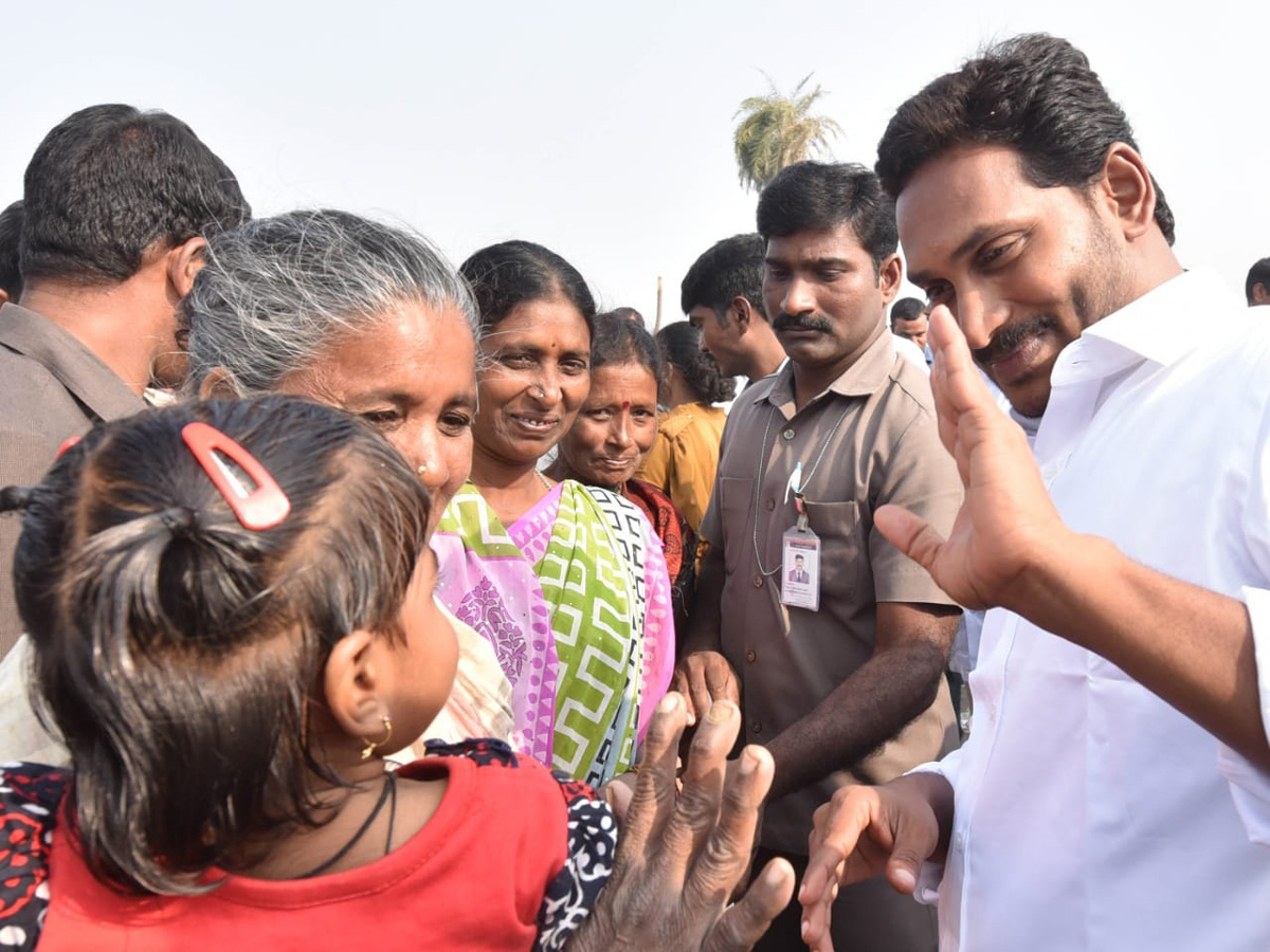 YS jagan padayatra at Sikakulam District photo gallery - Sakshi13