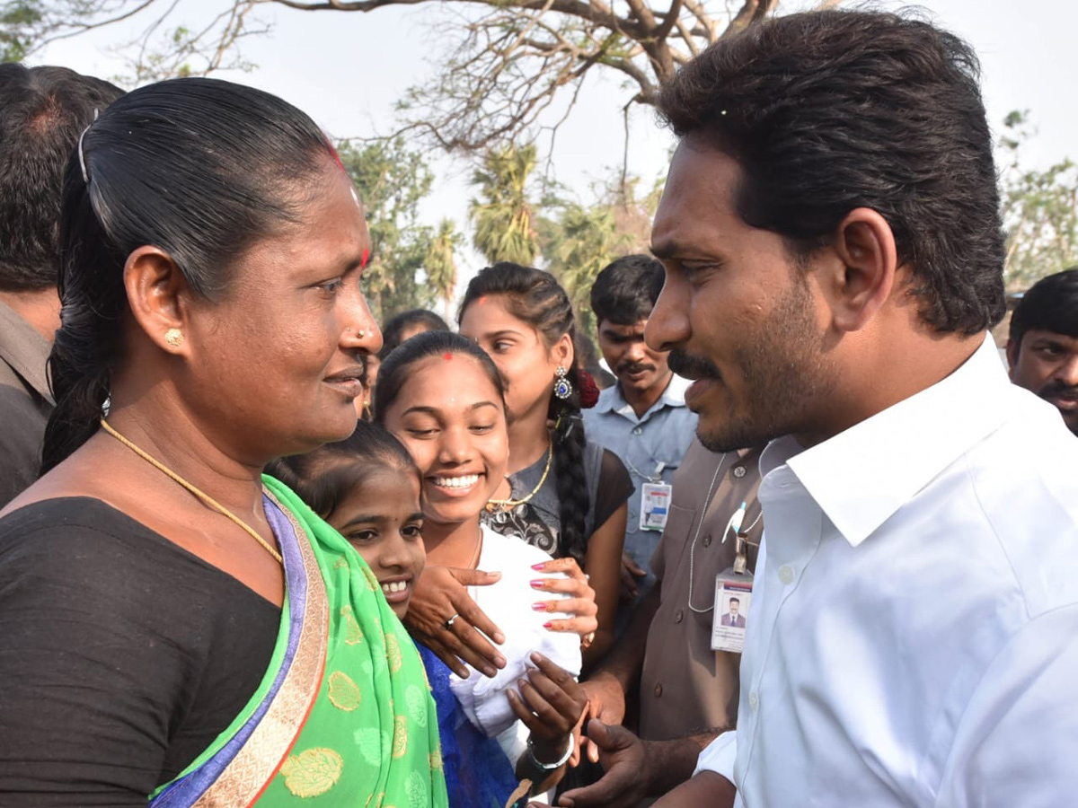 YS jagan padayatra at Sikakulam District photo gallery - Sakshi17