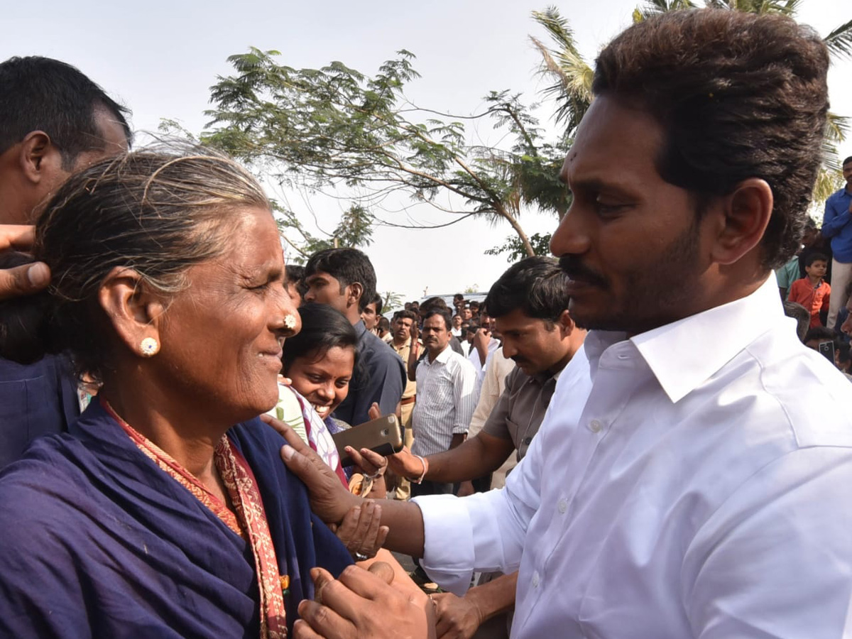338th Day PrajaSankalpaYatra - Sakshi10