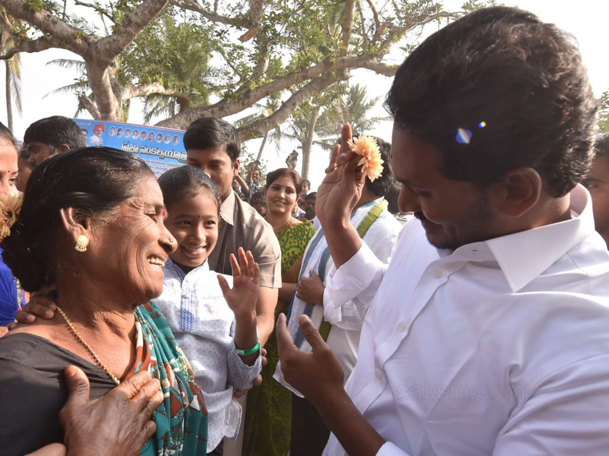 338th Day PrajaSankalpaYatra - Sakshi15