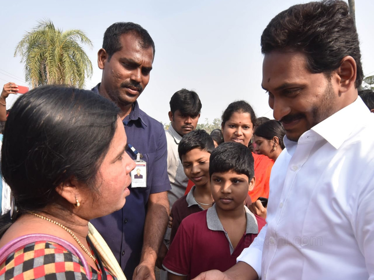 338th Day PrajaSankalpaYatra - Sakshi16