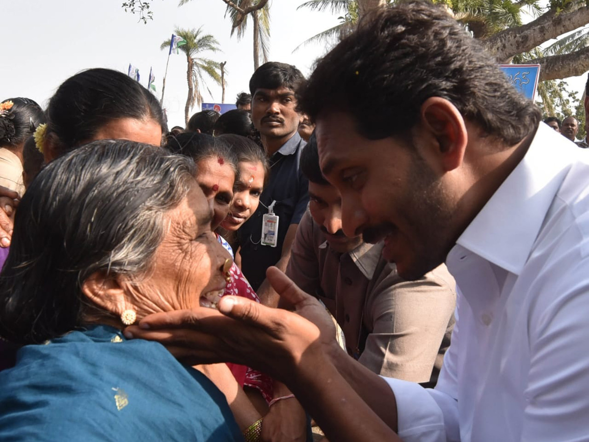 338th Day PrajaSankalpaYatra - Sakshi1