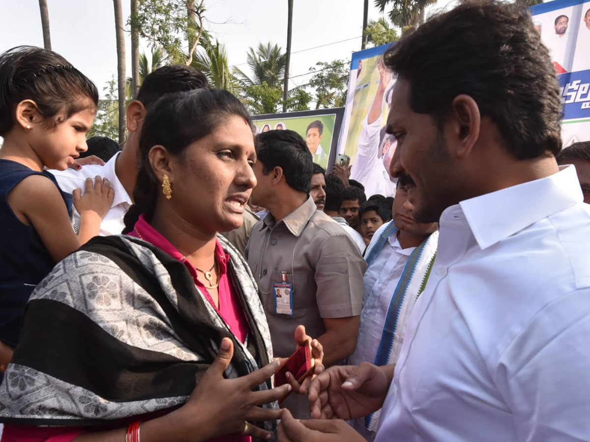 338th Day PrajaSankalpaYatra - Sakshi4