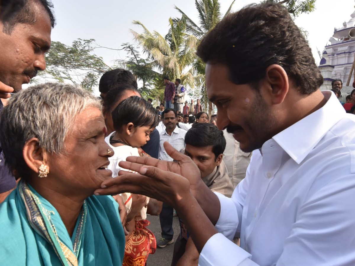 338th Day PrajaSankalpaYatra - Sakshi5