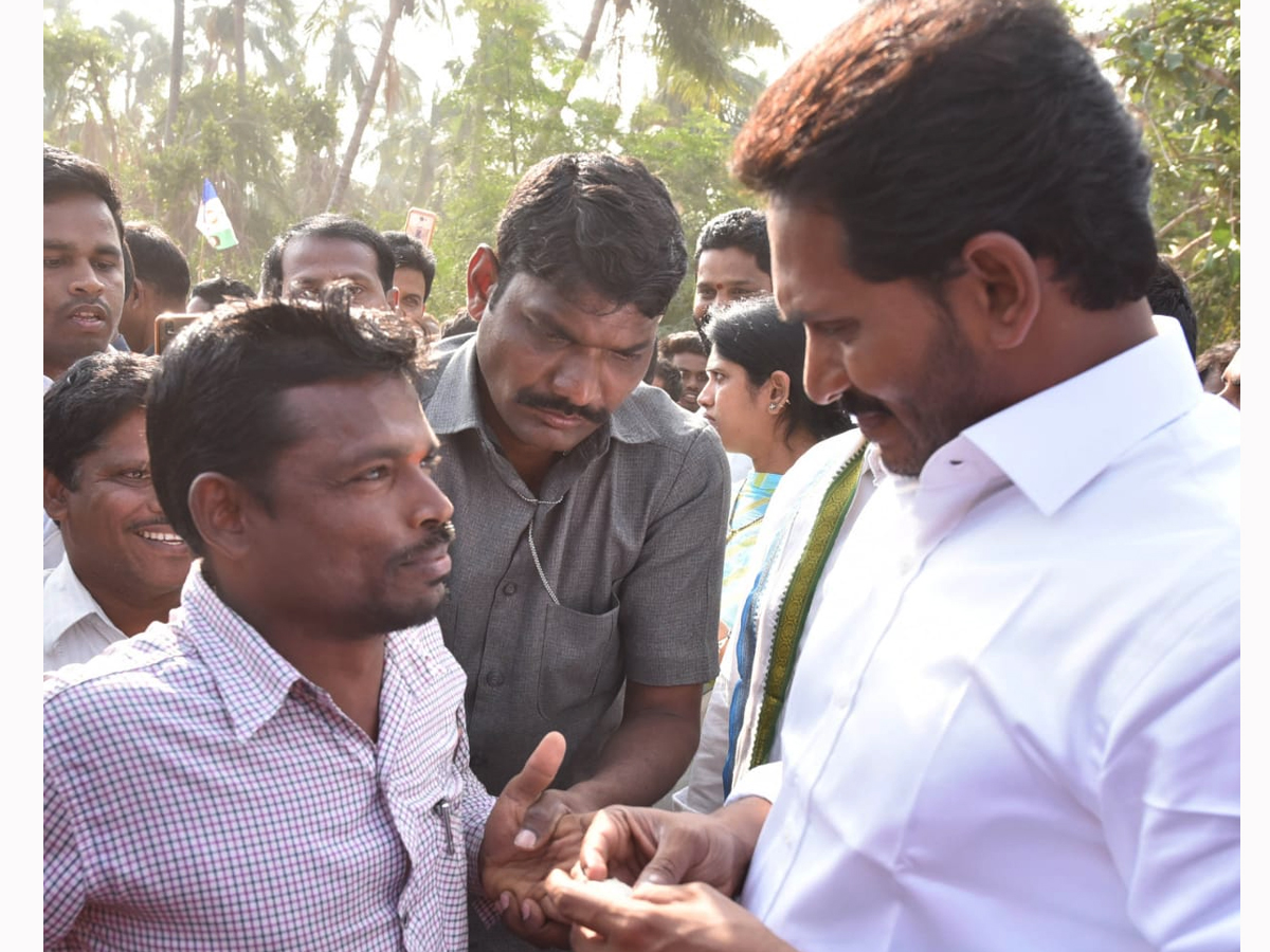 YS Jagan PrajaSankalpaYatra Day 339th Photo Gallery - Sakshi15