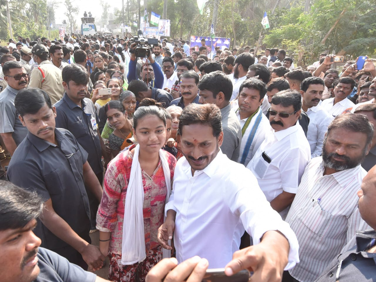 YS Jagan PrajaSankalpaYatra Day 339th Photo Gallery - Sakshi17