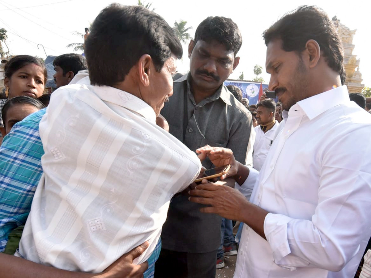 YS Jagan PrajaSankalpaYatra Day 339th Photo Gallery - Sakshi6