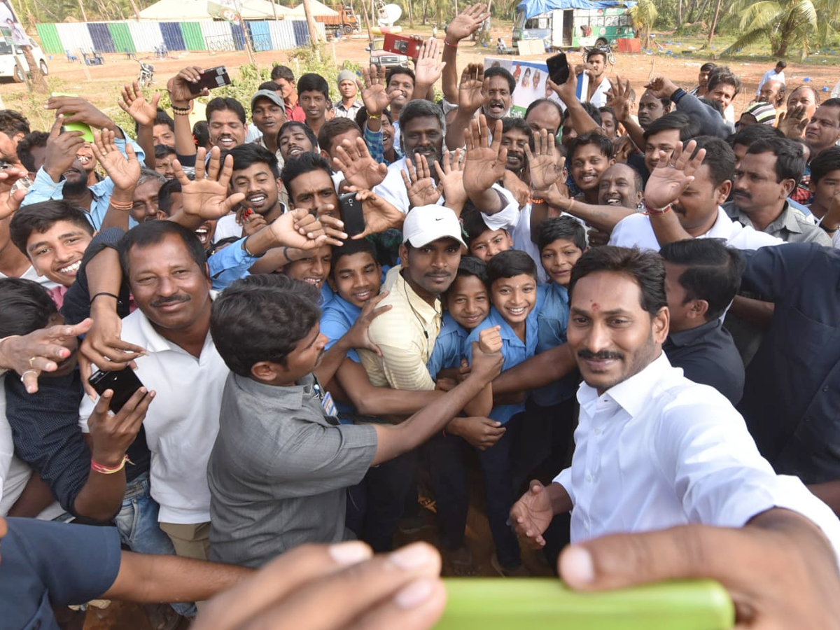 YS Jagan PrajaSankalpaYatra Day 339th Photo Gallery - Sakshi8