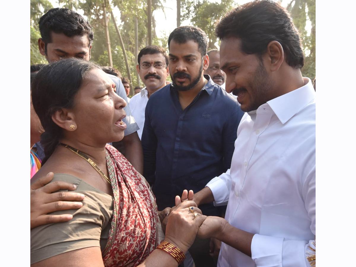 YS Jagan PrajaSankalpaYatra Day 340th Photo Gallery - Sakshi16