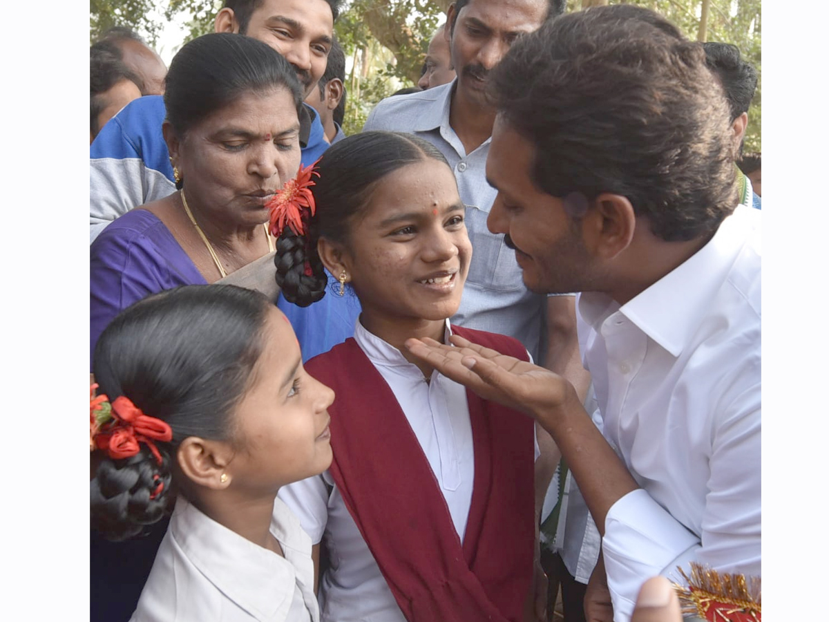 YS Jagan PrajaSankalpaYatra Day 340th Photo Gallery - Sakshi18