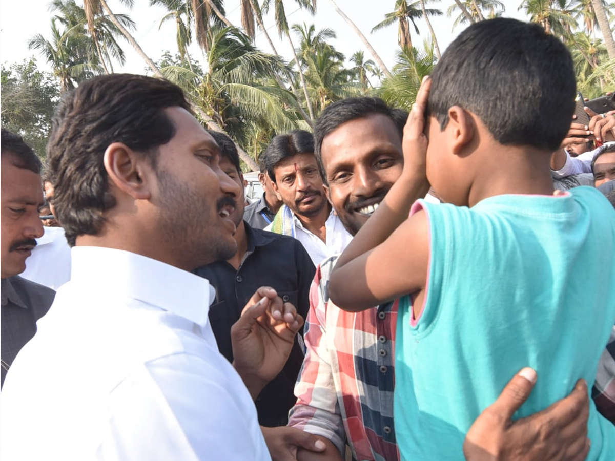 YS Jagan PrajaSankalpaYatra Day 340th Photo Gallery - Sakshi19