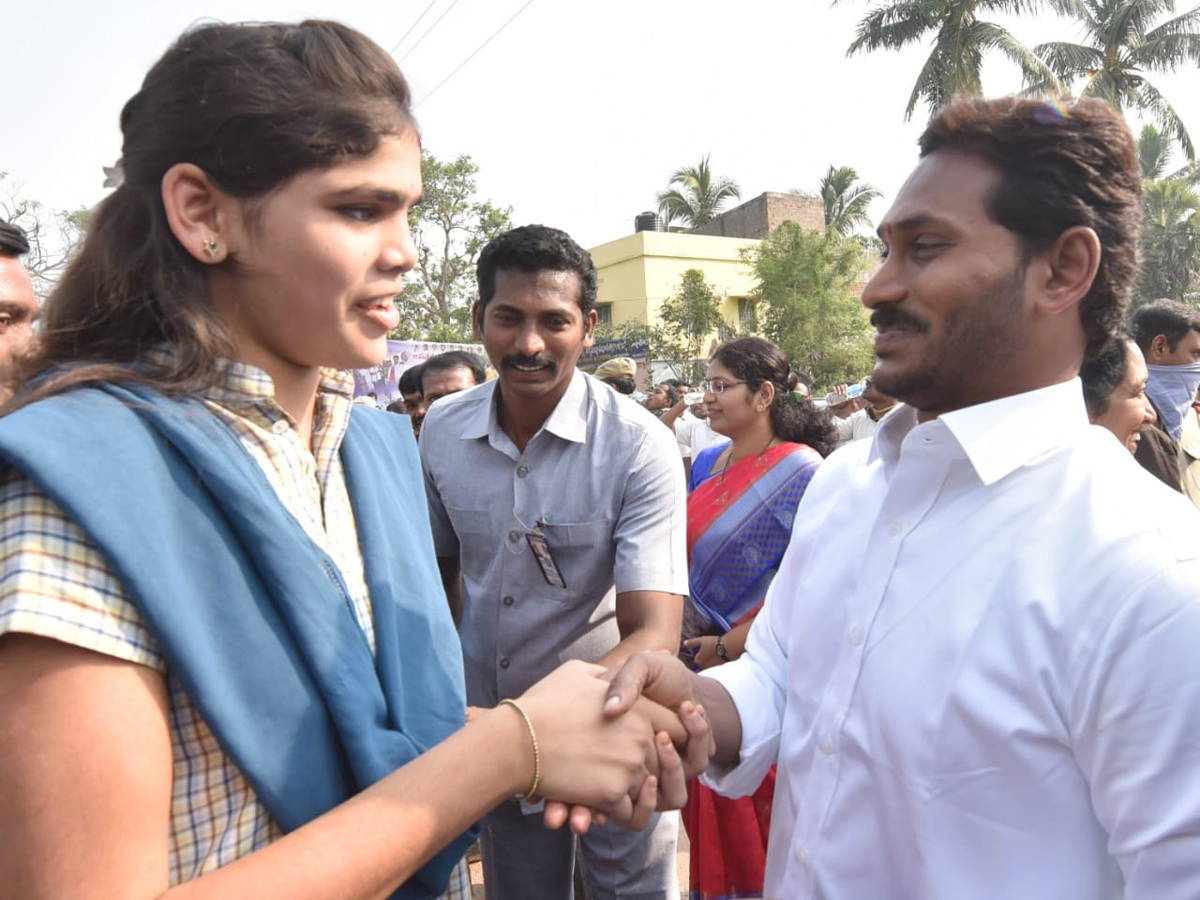 YS Jagan PrajaSankalpaYatra Day 340th Photo Gallery - Sakshi3