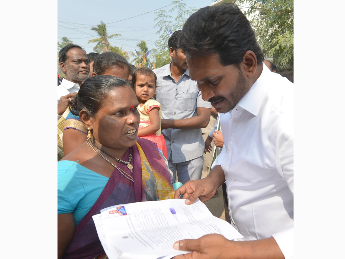 YS Jagan PrajaSankalpaYatra Day 340th Photo Gallery - Sakshi34